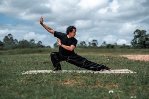 Benefícios do Tai Chi. (Foto: Hebert Santos/Pexels)