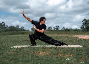 Benefícios do Tai Chi. (Foto: Hebert Santos/Pexels)