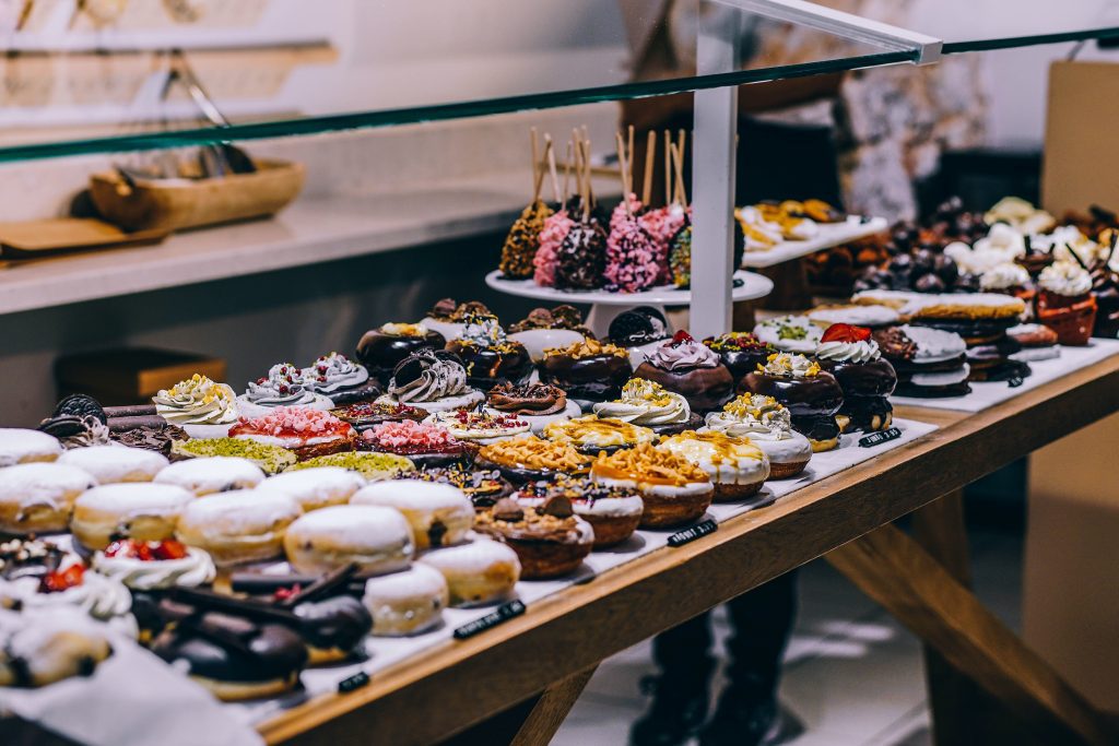 Empreendedorismo doce. Bolos e outras sobremesas. (Foto: Igor Ovsyannykov/Pexels).