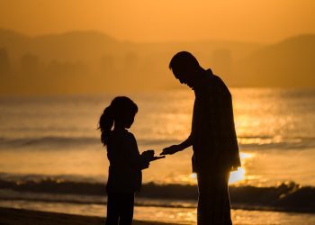 Raquel encontra pai por semelhança com ator. (Foto: Divulgação/Pixabay)
