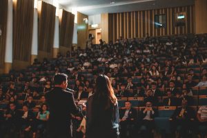 Reconhecimento a teses destaca inovação científica. (Foto: Wan San Yip/Pexels)