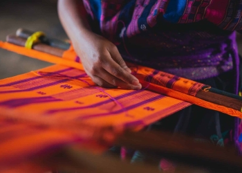 Tecido de bagaço de maçã. (Foto: Los Muertos Crew/Pexels)