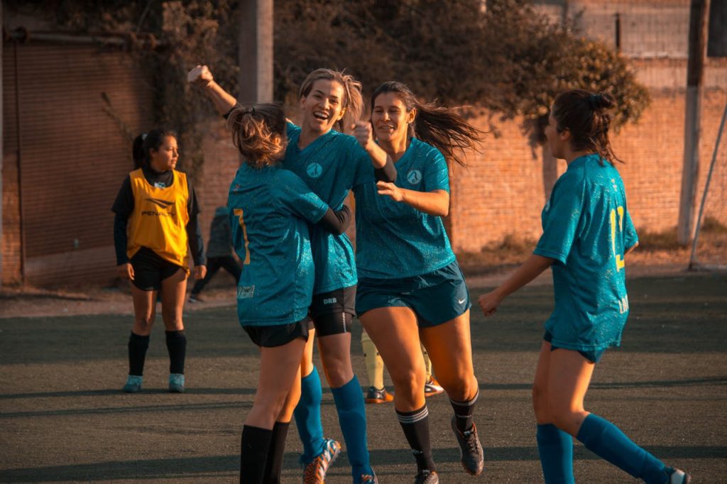 Clubes de futebol e o Dia da Mulher. (Foto: Mica Asato/Pexels)