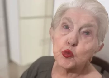Aos 94, influencer Estelinha Bezerra vence a depressão e alegra seguidores