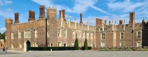 Hampton Court Palace, em Londres. (Foto: Reprodução/Wikimedia Commons)