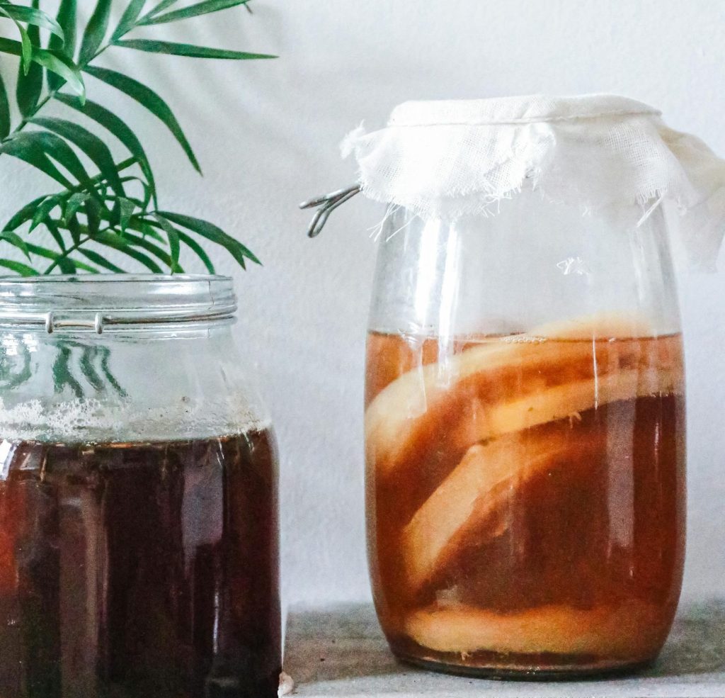 Veja como preparar kombucha em casa. (Foto: Divulgação/Pexels)