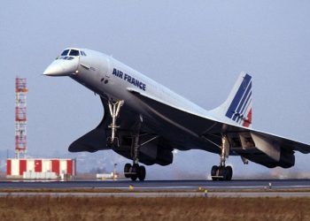 Concorde em voo; jato supersônico Concorde; história do Concorde