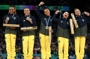 Ginástica olímpica leva bronze por equipes em Paris