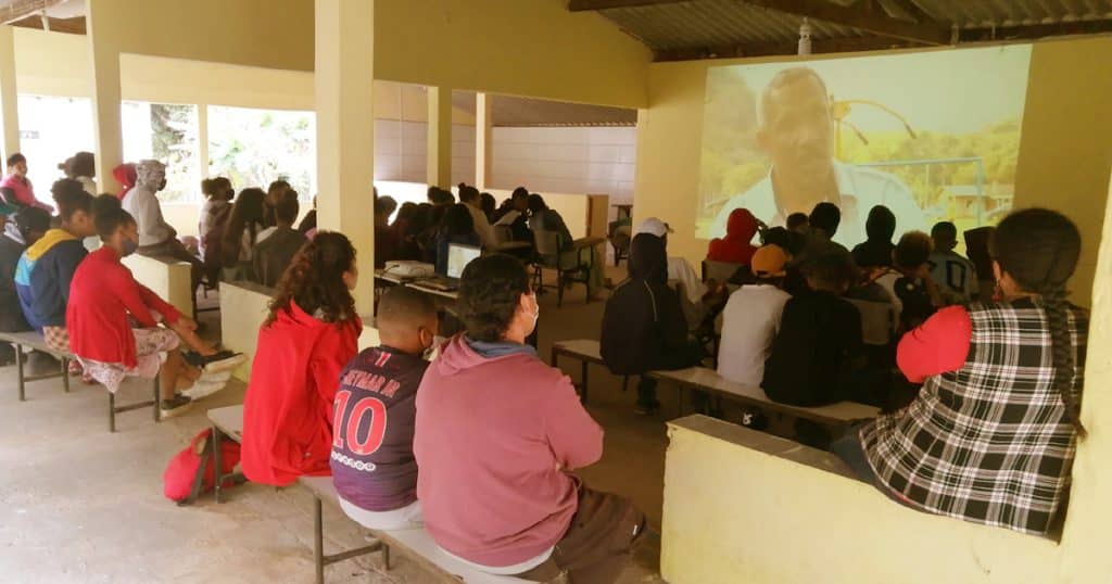 Educação climática nas escolas. (Foto: Divulgação/NOSS EACH USP)