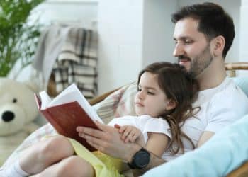 Livros infantis sobre folclore brasileiro. (Foto: Divulgação/Freepik)