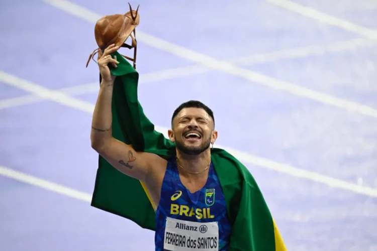 Petrúcio Ferreira - Ouro - Paralípiadas