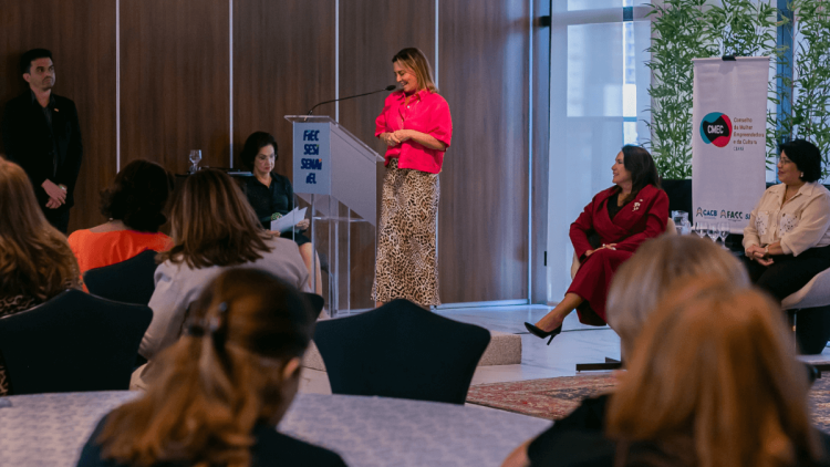 Conheça o Troféu Mulher Empreendedora Bárbara de Alencar e o apoio ao fortalecimento das iniciativas femininas no empreendedorismo.