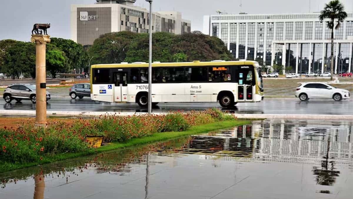 Brasília volta a registrar chuvas depois de 167 dias de seca na capital federal