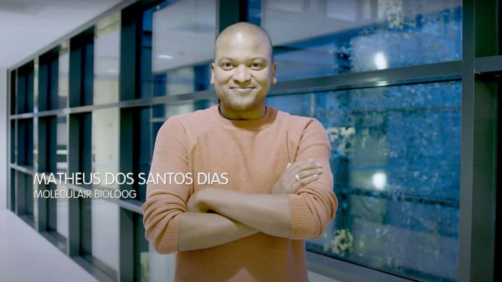 Matheus dos Santos Dias, biomédico brasileiro que lidera pesquisas tumorais