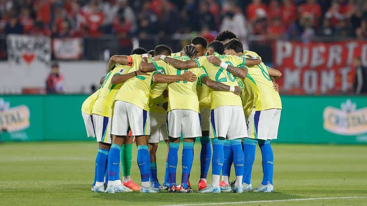 Seleção brasileira volta a vencer nas eliminatórias ao derrotar o Chile de virada pelo placar de 2 a 1