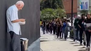 Fila de jovens comprando os biscoitos do idoso triste.