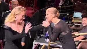 Imagem de Adele emocionada ao encontrar Celine Dion.