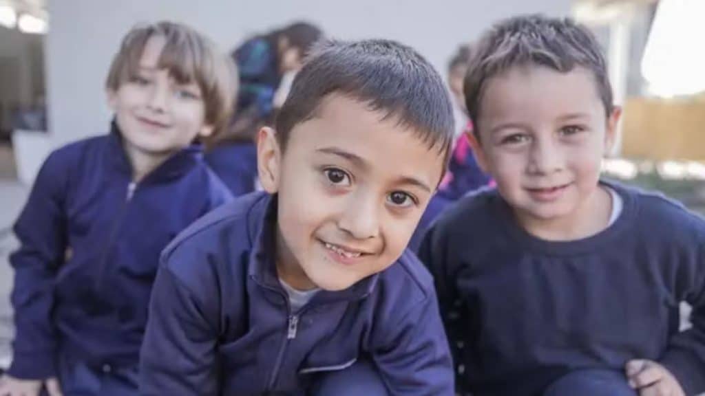 Imagens de alunos da escola argentina eleita uma das melhores do mundo.