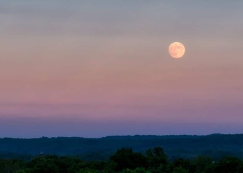 Imagem de uma superlua.