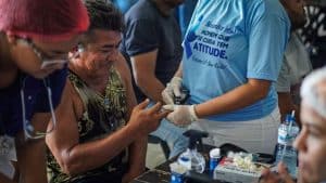 Homem realizando exames na campanha do Novembro Azul.