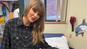 Taylor Swift visita hospital