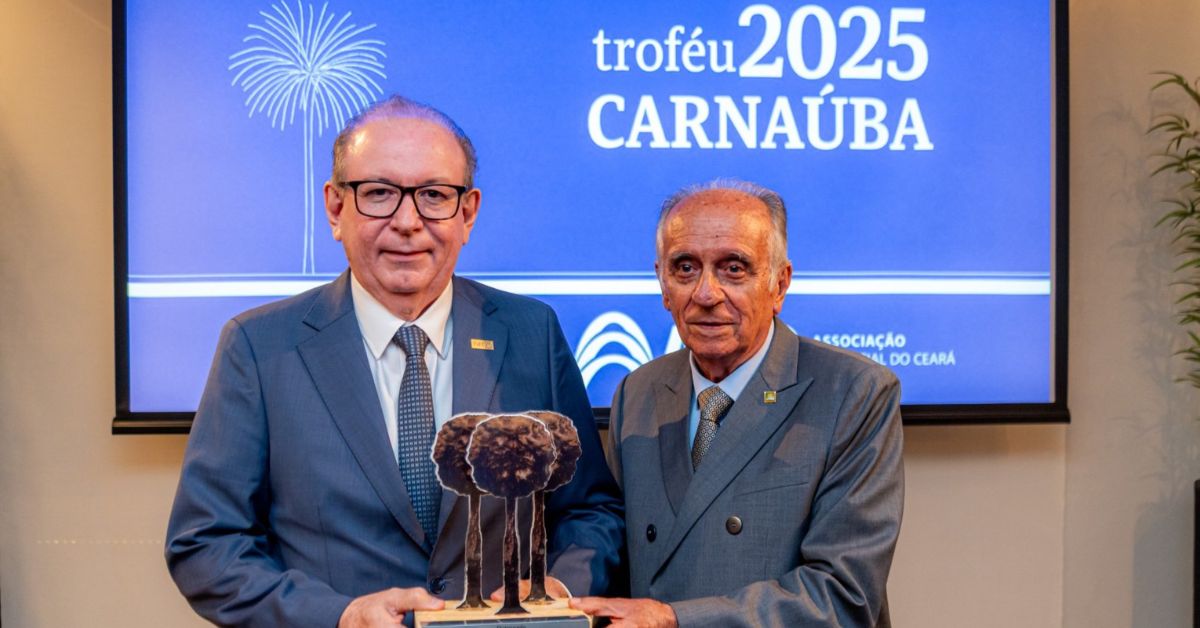 Presidente da FIEC recebe Troféu Carnaúba 2025 em cerimônia de homenagem