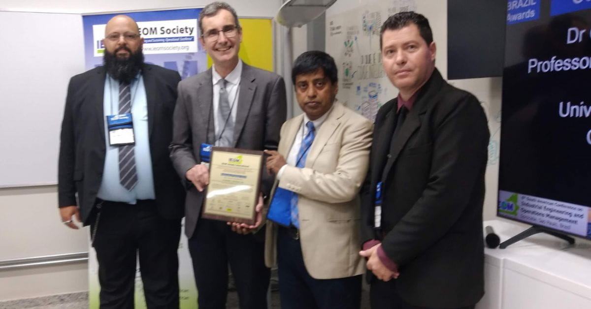 Professor Guilherme Frederico recebe prêmio internacional da IEOM