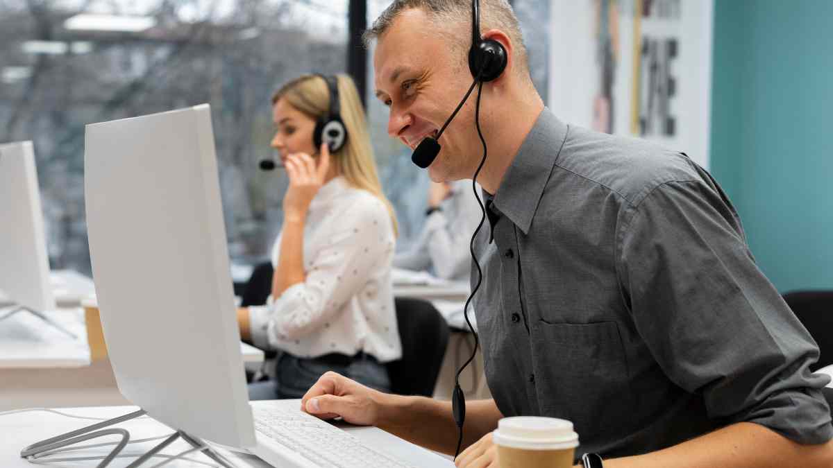 Sistema de atendimento omnichannel mostrando integração total de canais digitais e tradicionais