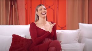 Fernanda Lima campanha de prevenção com Sophia Abrahão, Sérgio Malheiros e Laura Muller discutindo intimidade e HPV em relacionamento estável.