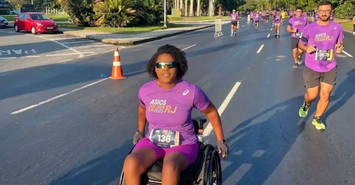 Maratona do Rio celebra inclusão com atleta em cadeira de rodas