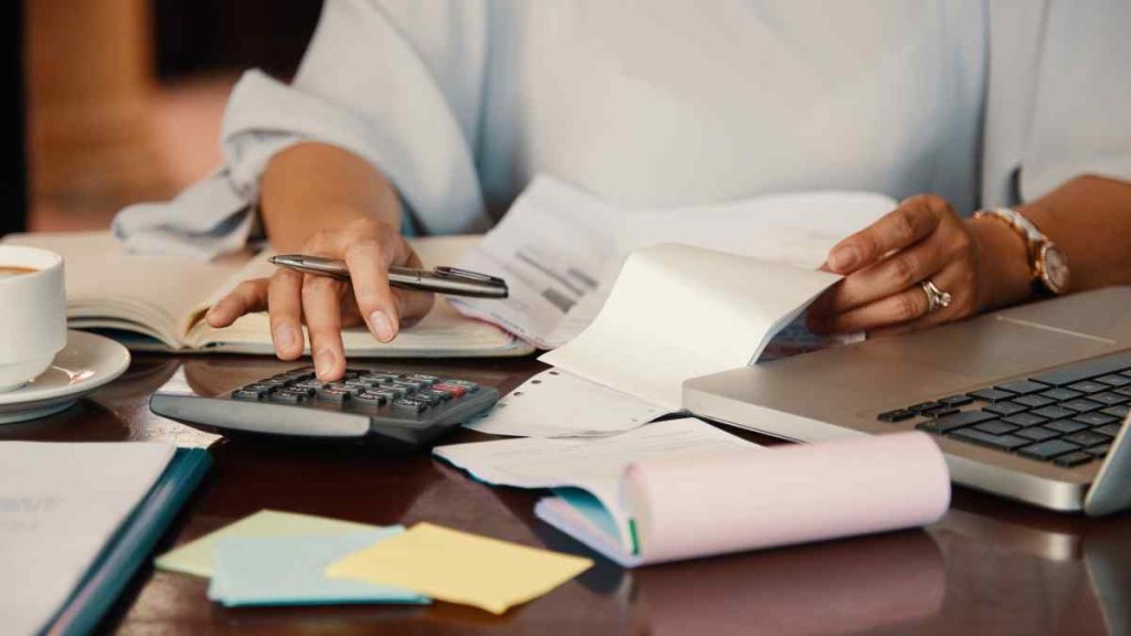 Contribuinte acessa portal REGULARIZE para negociação de dívidas com a União