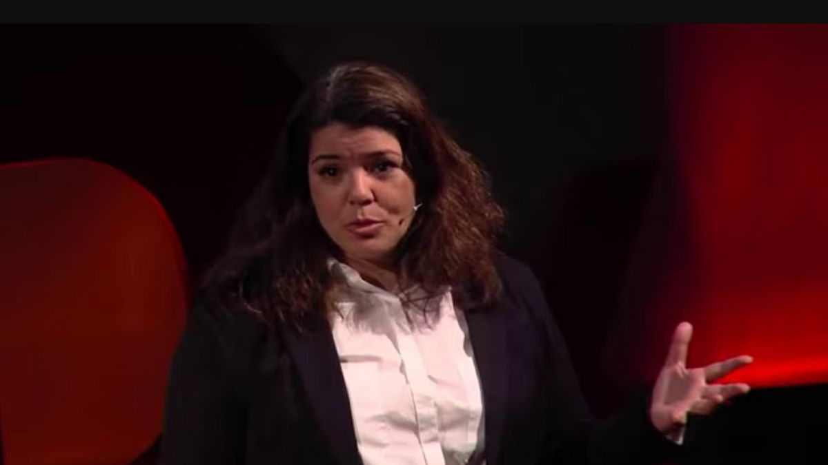 Deleste Headlee em TED Talks inspiradores sobre comunicação eficaz