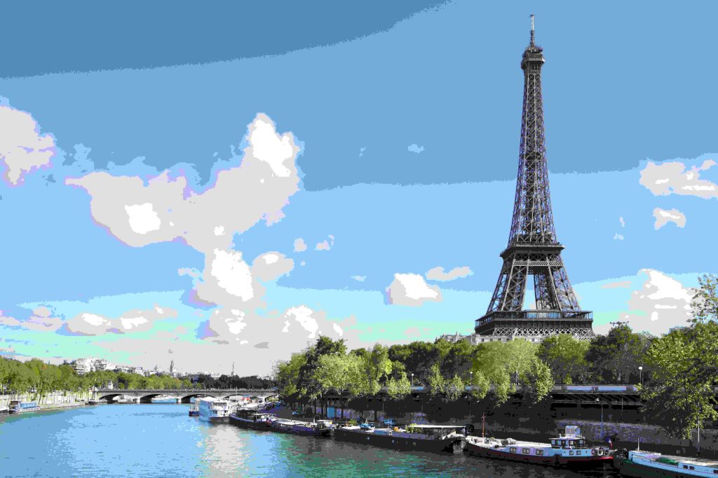 Rio Sena em Paris reaberto para natação após €1,4 bilhão em revitalização
