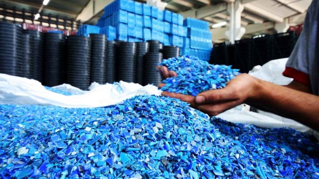 Plástico reciclado no Brasil em 2024 com produção acima de 1 milhão de toneladas