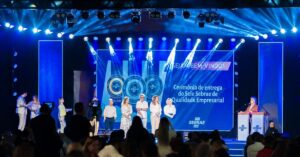 Empreendedores cearenses recebem o Selo Sebrae/CE de Qualidade Empresarial em evento no La Maison Buffet, em Fortaleza.