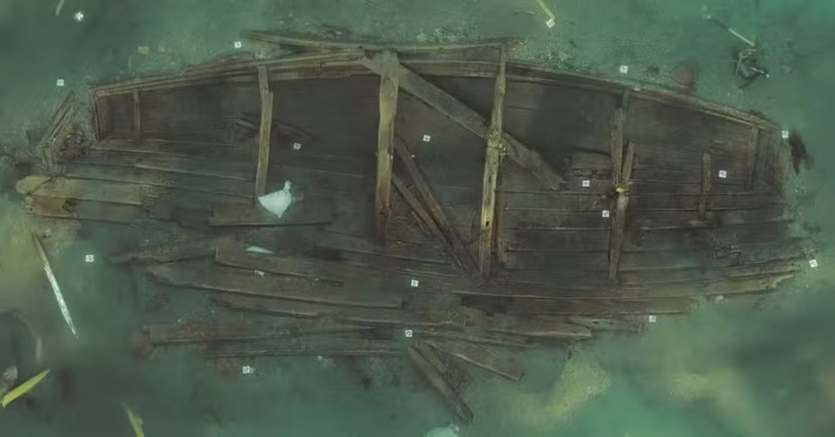 navio Mado 4 naufragado no fundo do mar antes da recuperação