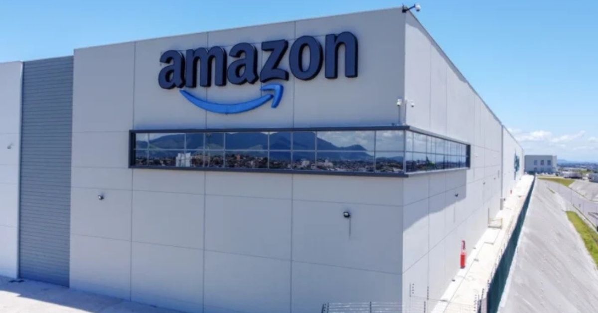 Centro logístico da Amazon Brasil apoia o programa Amazon Brasil empreendedores e amplia o acesso ao mercado digital.