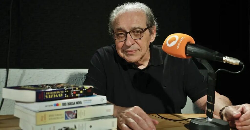 Ruy Castro vence o Prêmio Jabuti 2025 por livro sobre Tom Jobim