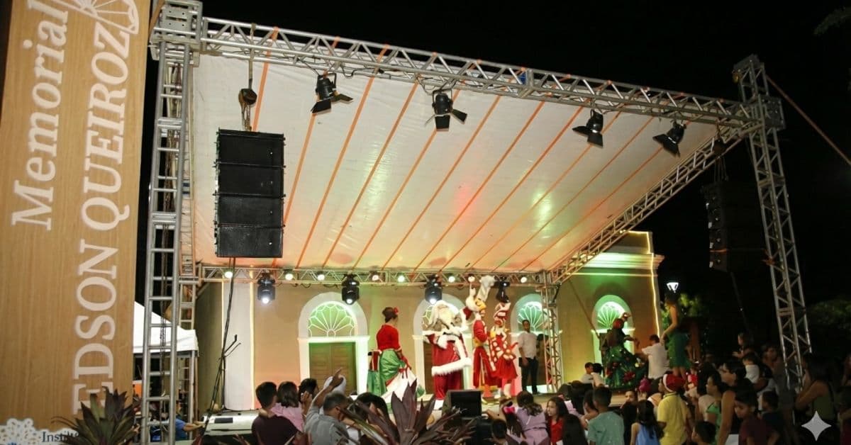 Instituto Myra Eliane promove apresentação do Ciclo Natalino do Ceará na Praça Nossa Senhora do Ó, em Cascavel