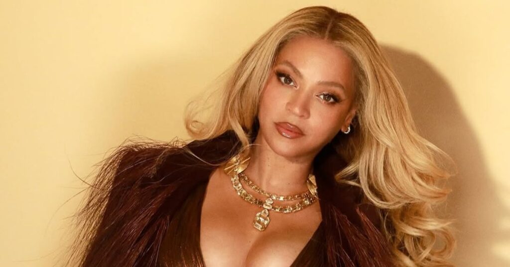 Beyoncé oficialmente bilionária em 2025 posa em ensaio que simboliza o sucesso de sua carreira musical