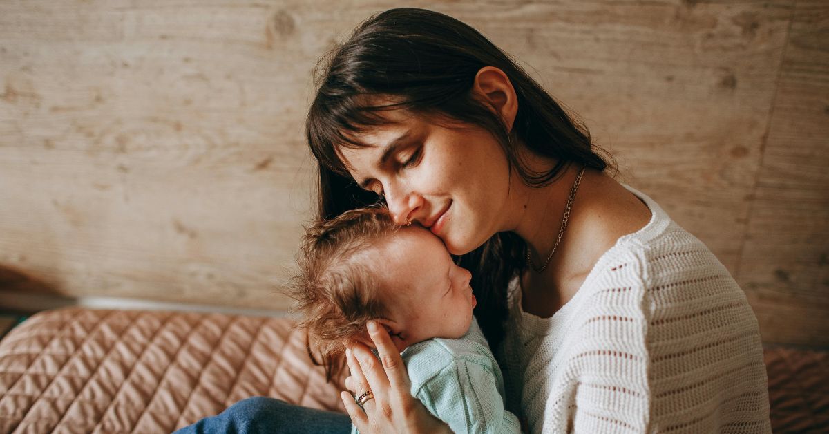 licença-maternidade estudantil garante permanência acadêmica para estudante com bebê