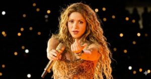 Shakira em performance vibrante durante os Shows de Shakira