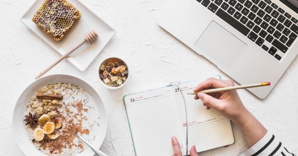 começar o dia pelo mais difícil em uma rotina organizada com planejamento e foco logo pela manhã