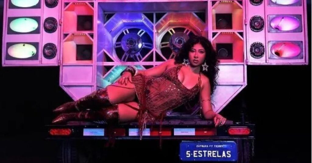 cantora paraense Zaynara posa em cenário musical com estética do Beat Melody