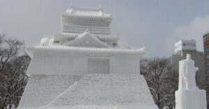 Escultura de neve em Aomori, cidade que mais neva no mundo