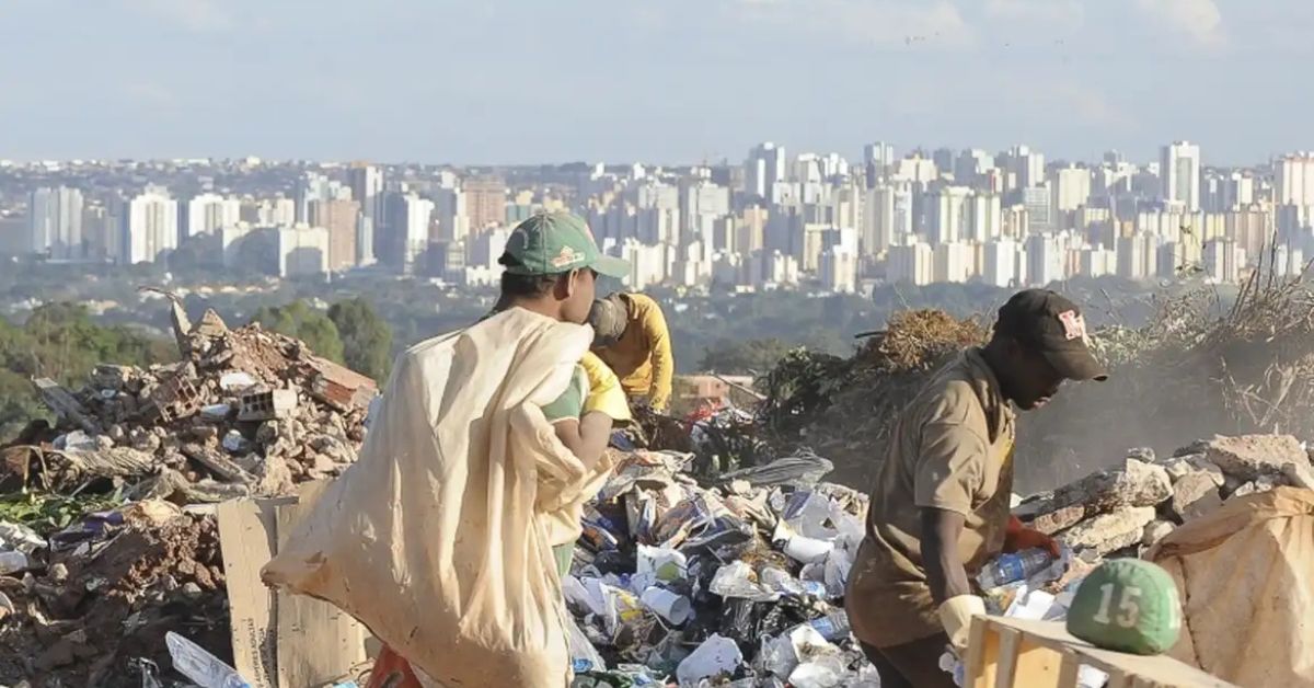 Gestão de resíduos em área urbana com coleta de materiais recicláveis em lixão a céu aberto
