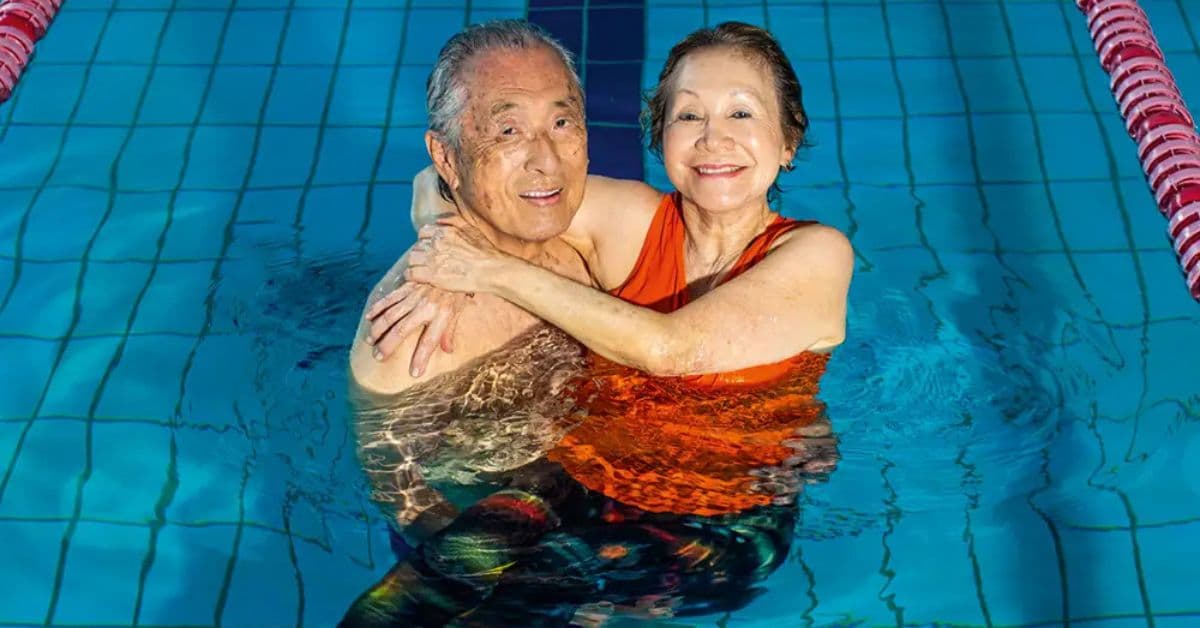 nova geração de idosos praticando atividade física e fortalecendo vínculos