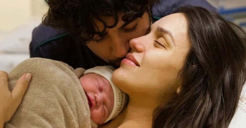 parto natural de Rafa Kalimann com o nascimento de Zuza