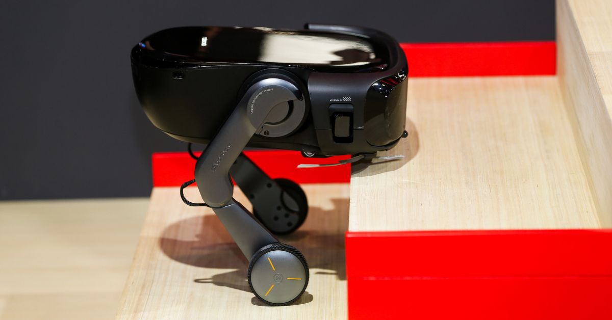 robô aspirador que sobe escadas com tecnologia roda-perna da Roborock