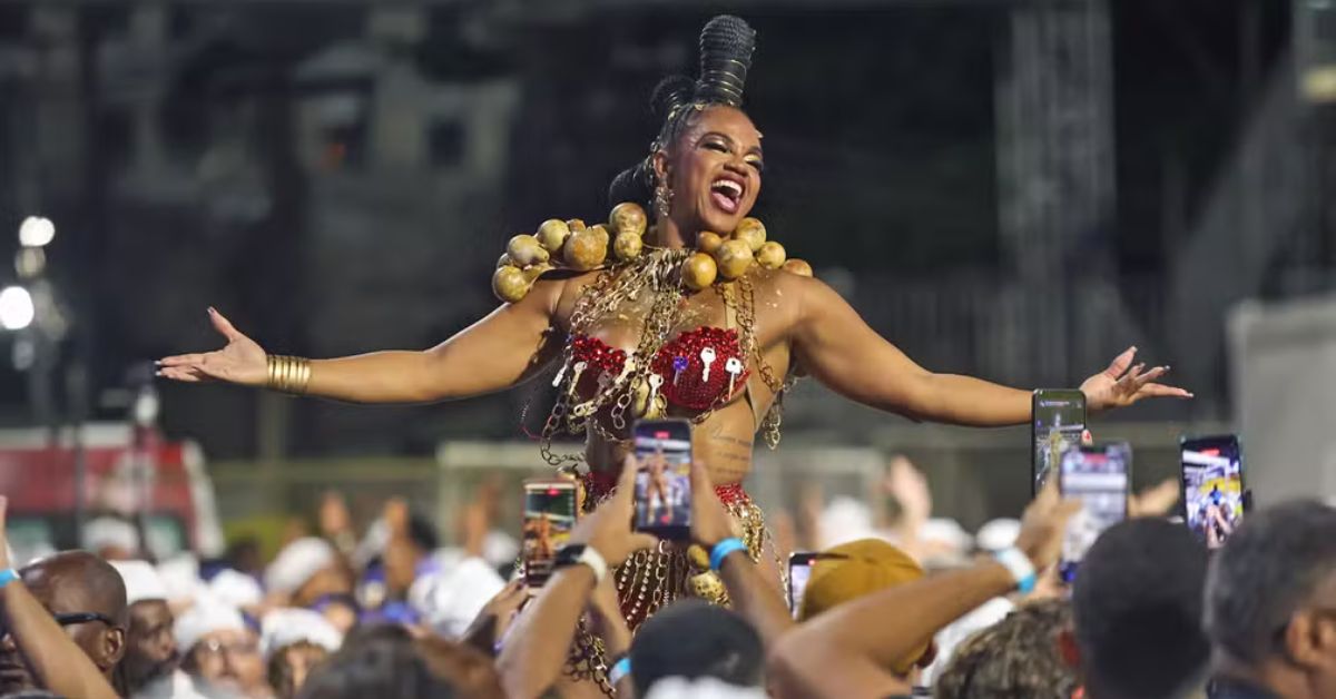 ianca Monteiro, Rainhas do Carnaval, desfilando como rainha da Portela na Sapucaí